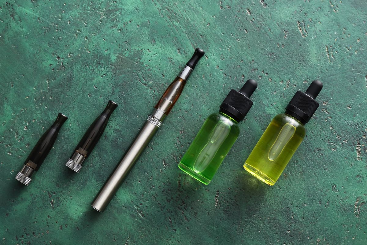 Delta 8 THC bottles with vape pen