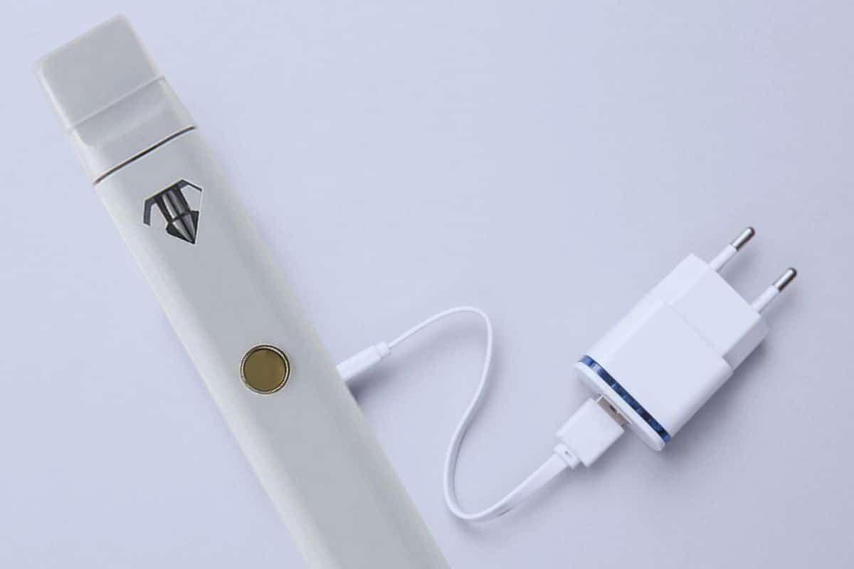 Charging torch diamond vape device