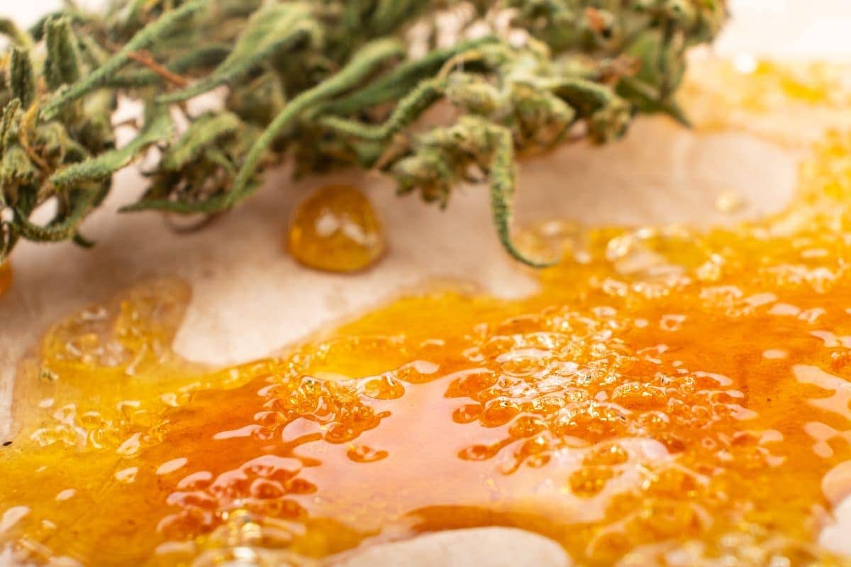 Flavouring delta 8 live resin with other varient to increase effects of delta 8