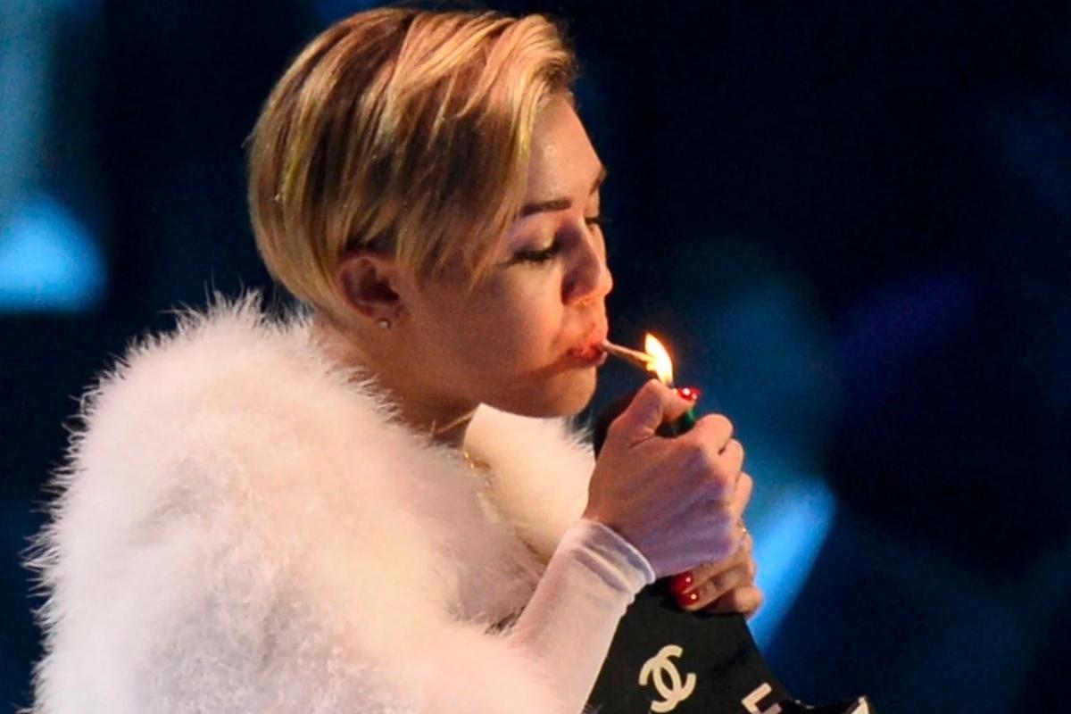Miley Cyrus smoking weed