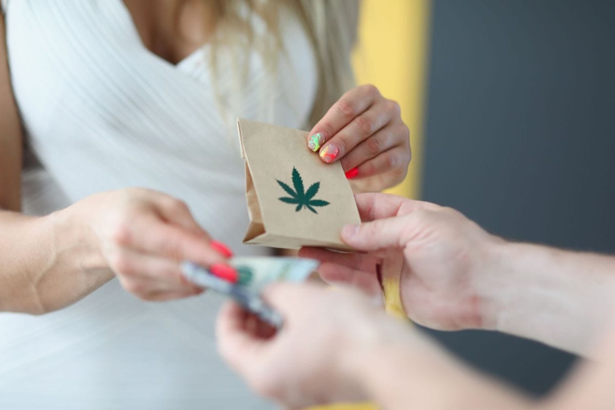 A person delivering thca products