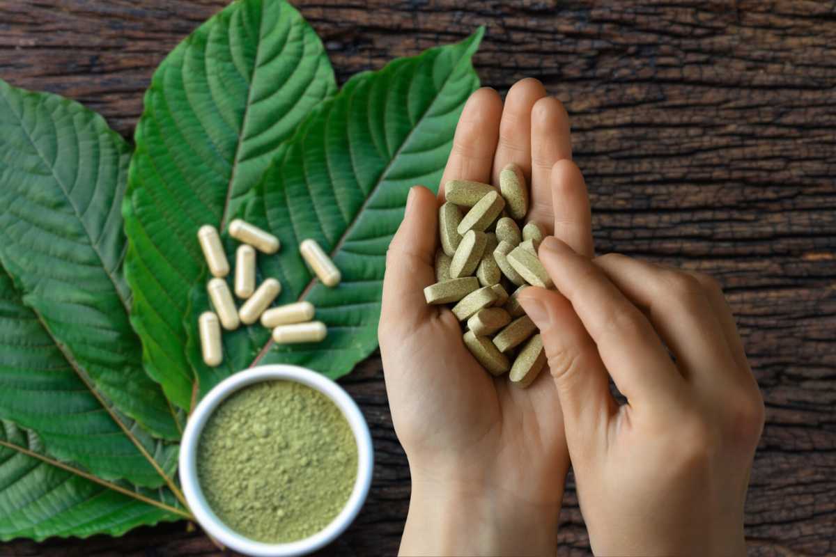 The Best Kratom for Anxiety and Pain Relief: Top Strains to Consider
