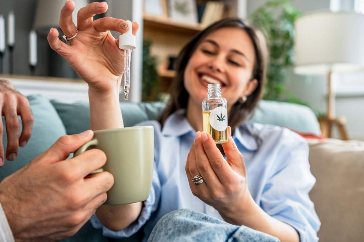A couple is drinking THCA-infused tea for therapeutic benefits